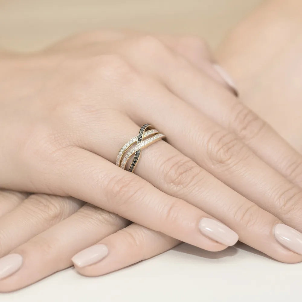 gold-ring-with-diamonds-w0215-dib-01