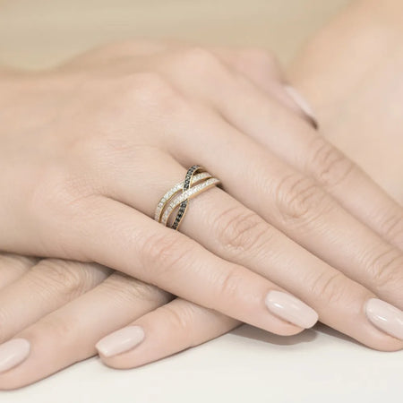 gold-ring-with-diamonds-w0215-dib-01