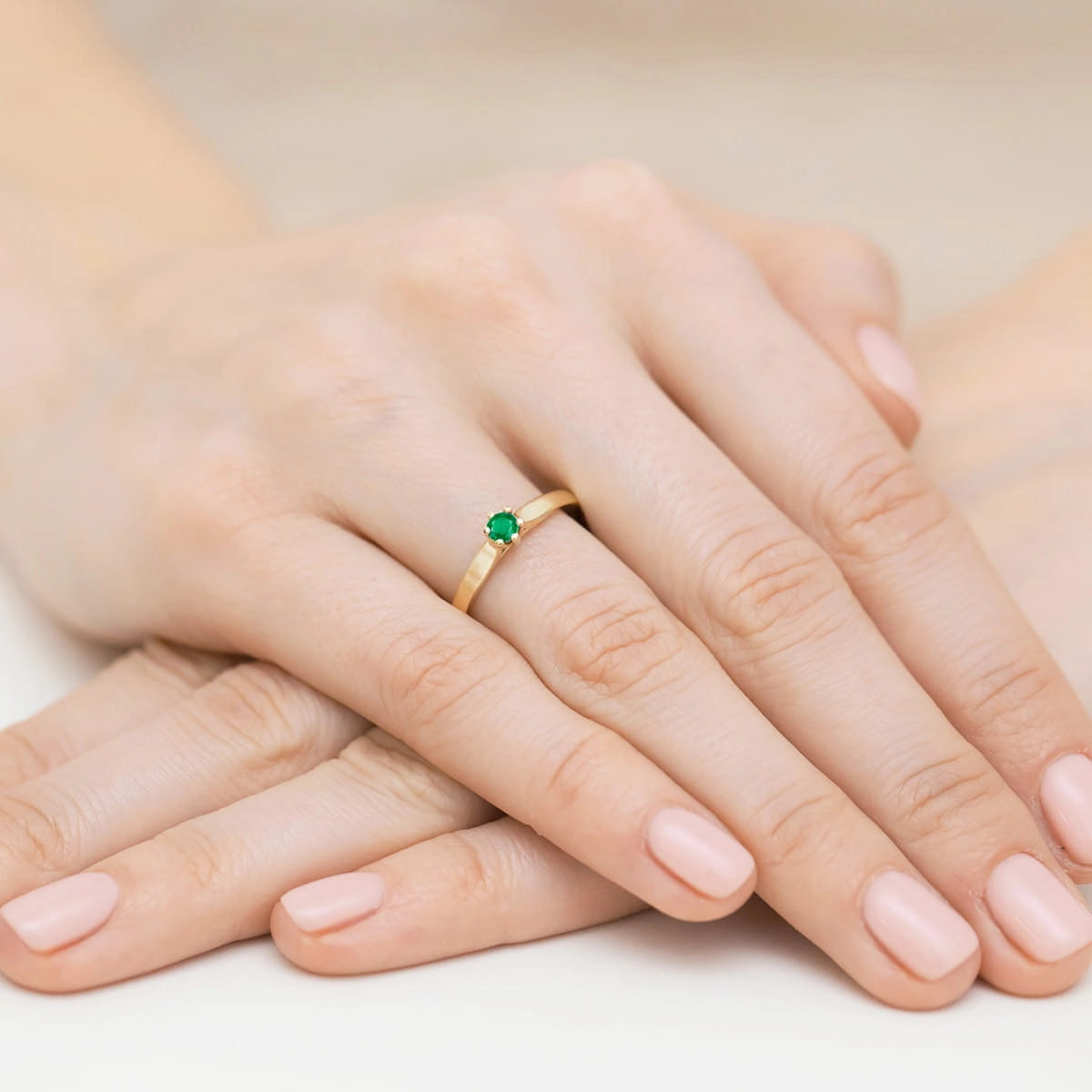 gold-ring-with-0-15ct-emerald-w0222-emg-02