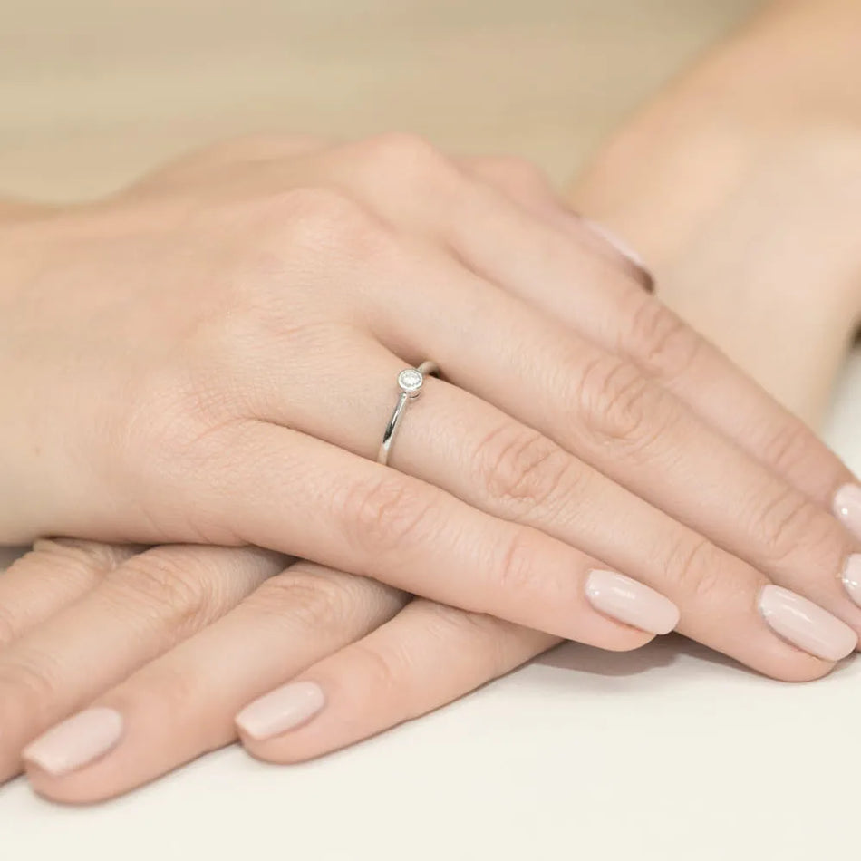 zlatý-prsteň-s-diamantom-0-10ct-w0224-diw-02