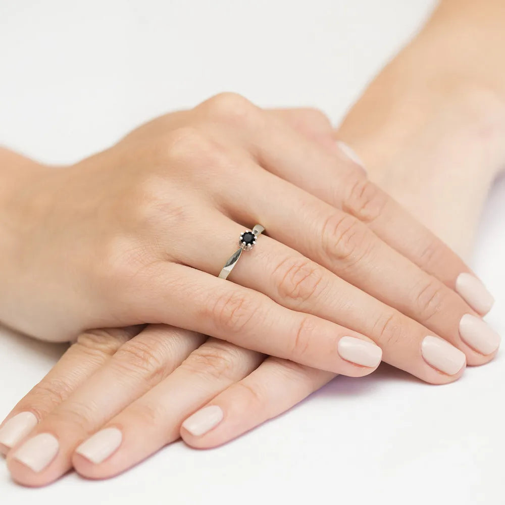 gold-ring-with-0-30ct-black-diamond-w0228-dib-05