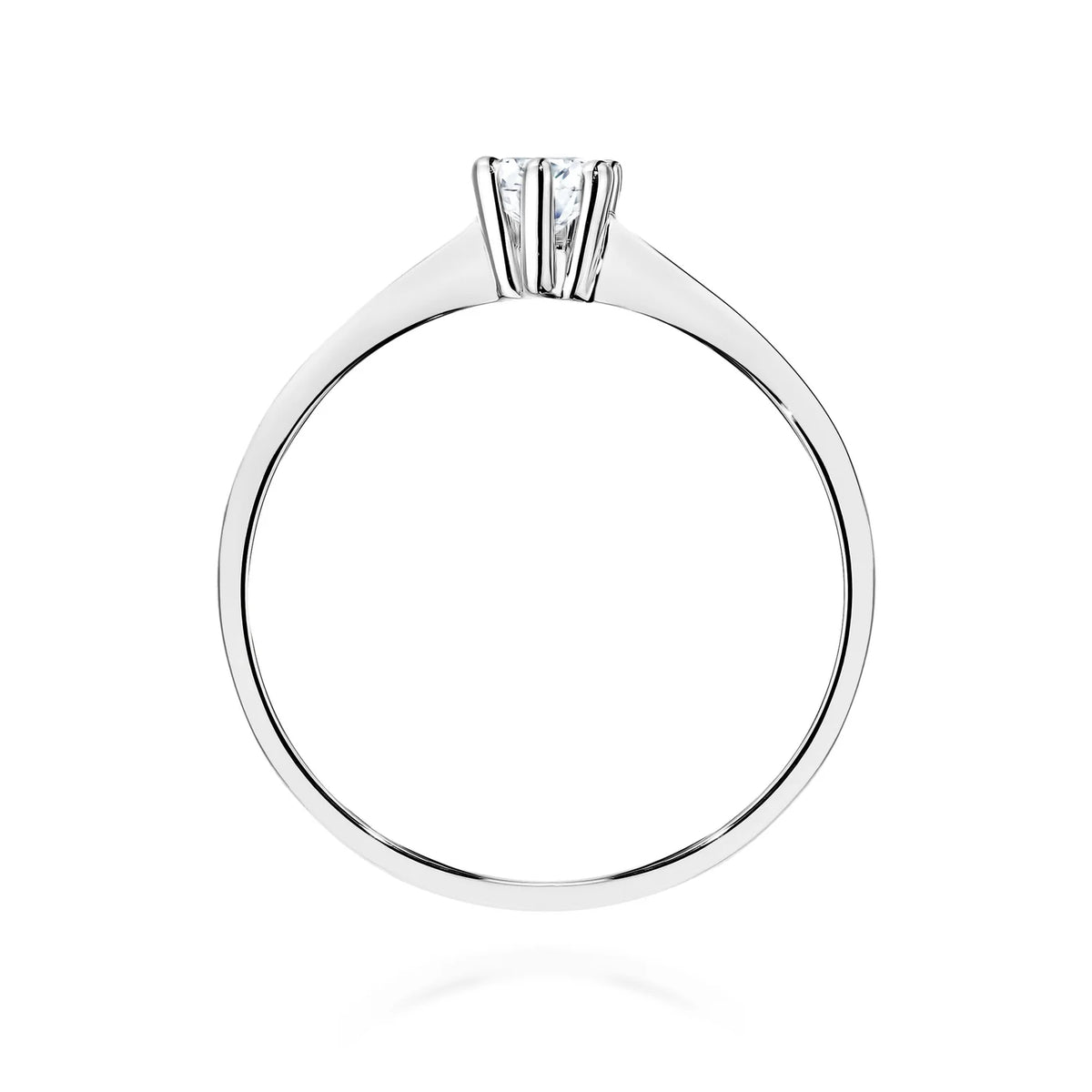 Solitérny zásnubný prsteň s osadením do šiestich krapní z bieleho 14k zlata s úzkymi skosenými ramenami a diamantom 0,20 ct