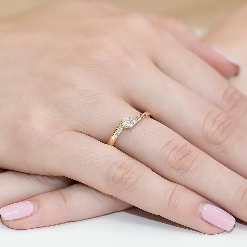 goldring-mit-0-15ct-und-0-04ct-diamanten-w0262-diw-02
