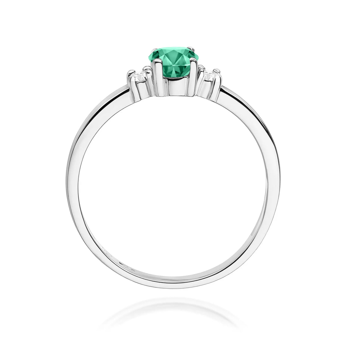 Bague en or blanc avec émeraude 0,40 ct et diamants 0,08 ct