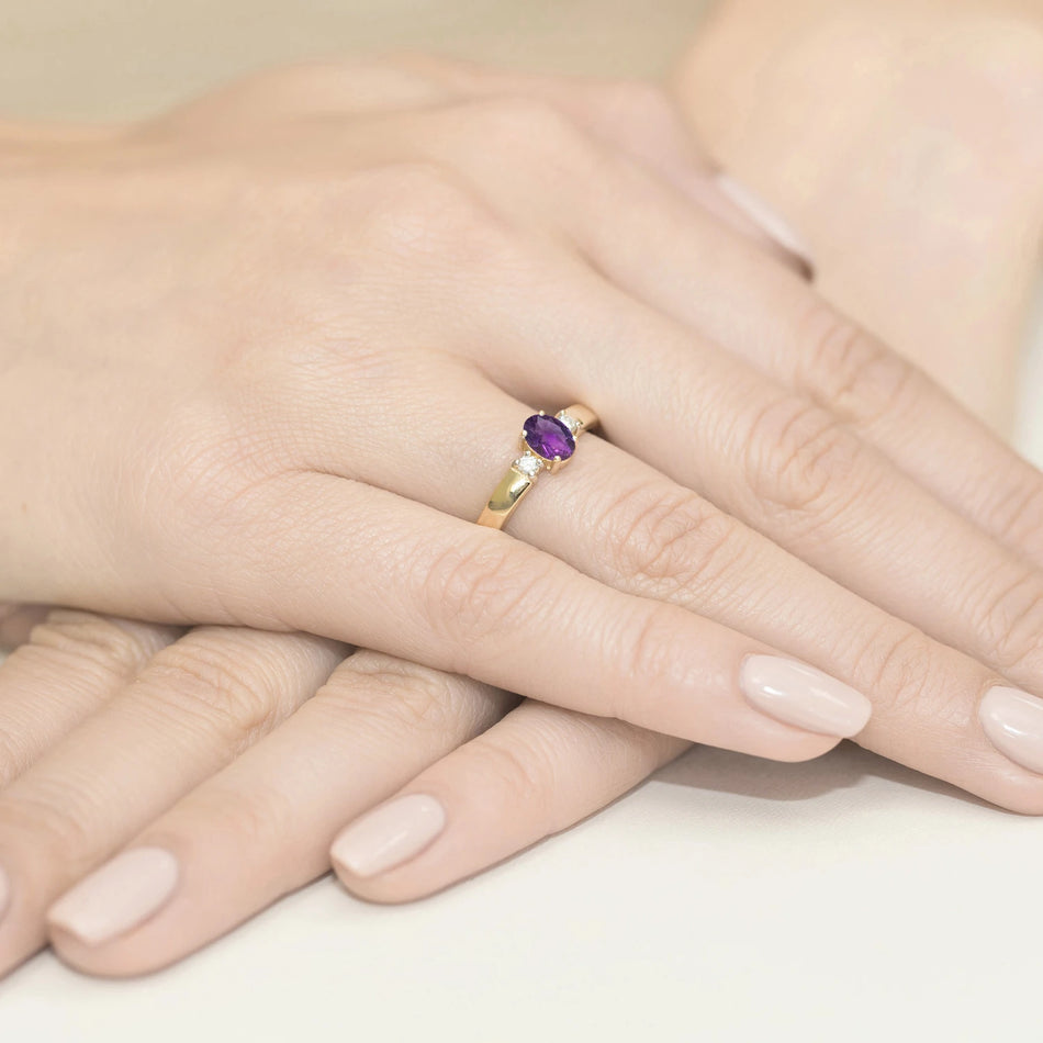 Bague en or avec améthyste de 0,40 ct et diamants de 0,08 ct