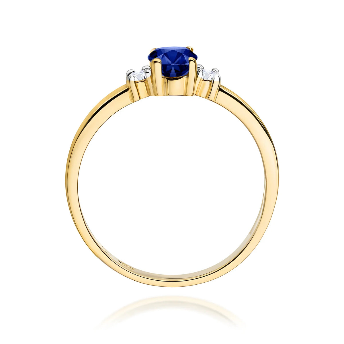 Gold Ring with 0.70ct Sapphire and 0.08ct Diamonds