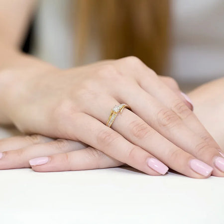 gold-ring-with-0-05ct-and-0-05ct-diamonds-w0269-diw-01