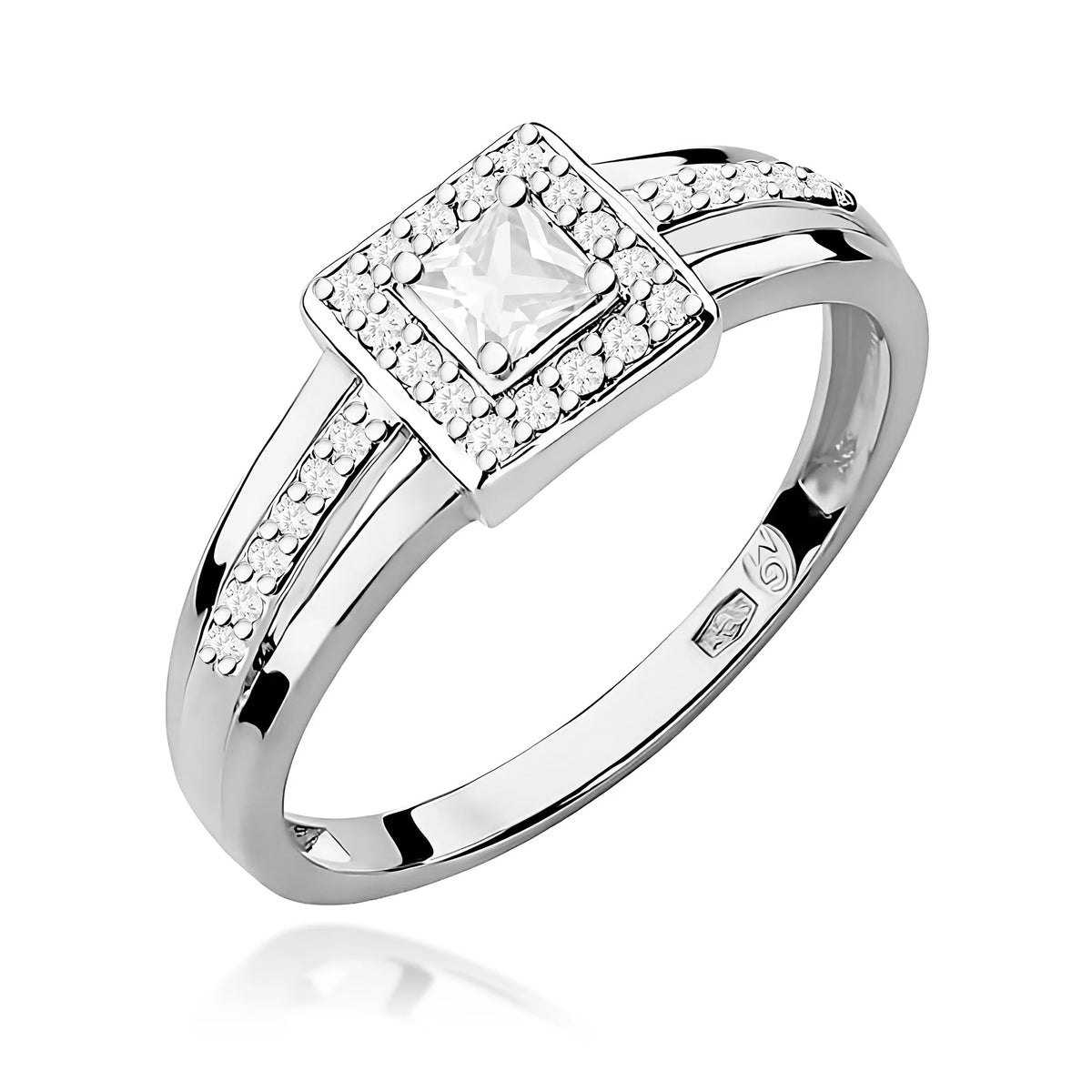 White Gold Ring with Princess 0,15ct Central and 0,14ct Sideline Lab-grown Diamonds