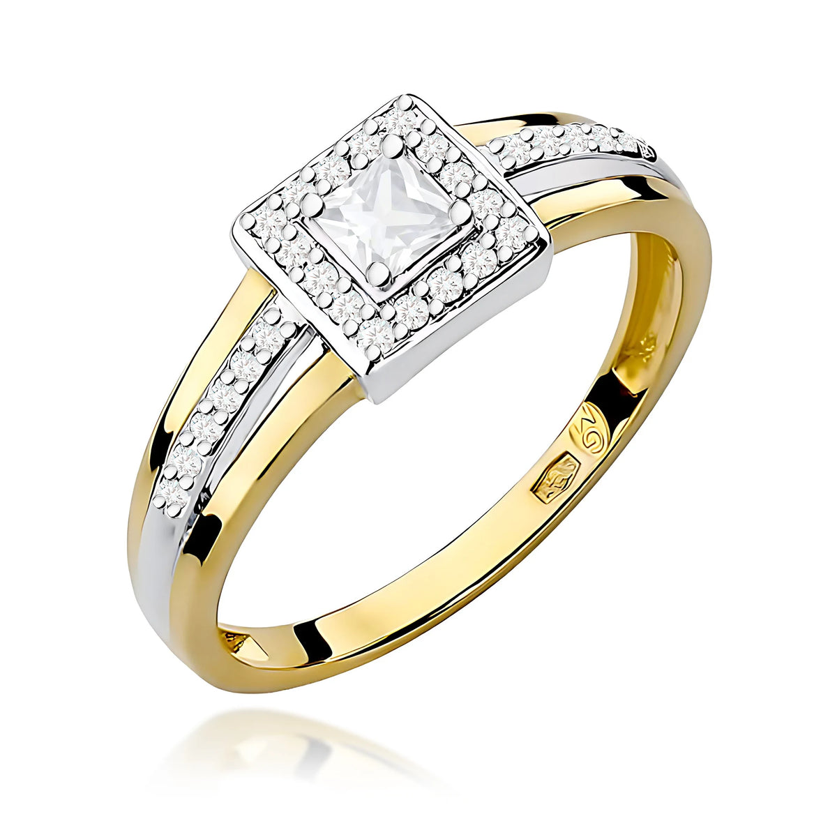 Yellow Gold Ring with Princess 0,15ct Central and 0,14ct Sideline Lab-grown Diamonds