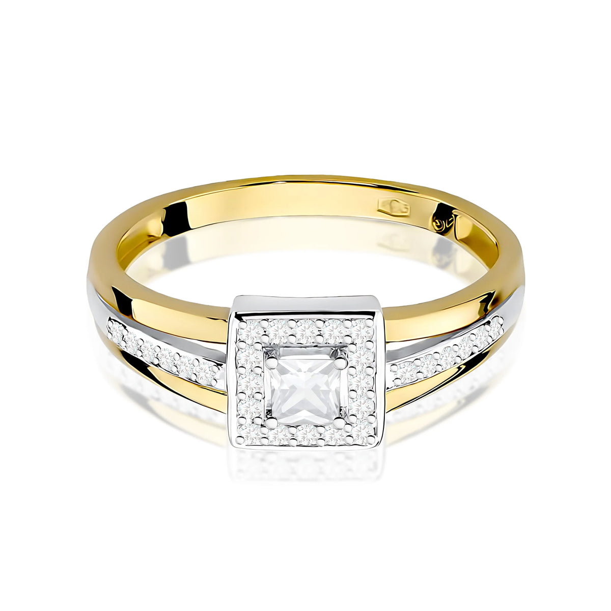 Yellow Gold Ring with Princess 0,15ct Central and 0,14ct Sideline Lab-grown Diamonds