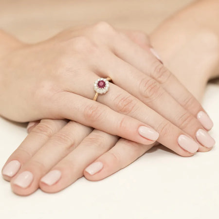 gold-ring-with-0-60ct-ruby-and-0-174ct-diamonds-w0284-rur-01