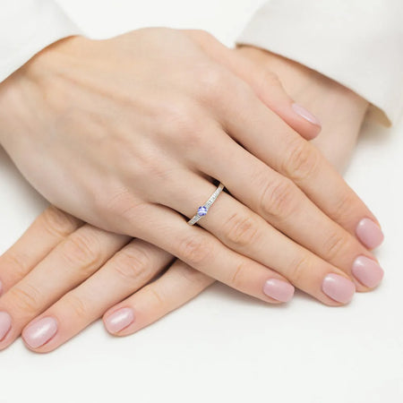 gold-ring-with-0-15ct-tansanit-and-0-05ct-diamonds-w0288-tap-01