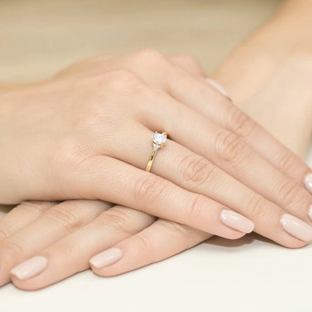 gold-ring-with-0-40ct-and-0-052ct-lab-diamonds-w0301-ldw-01