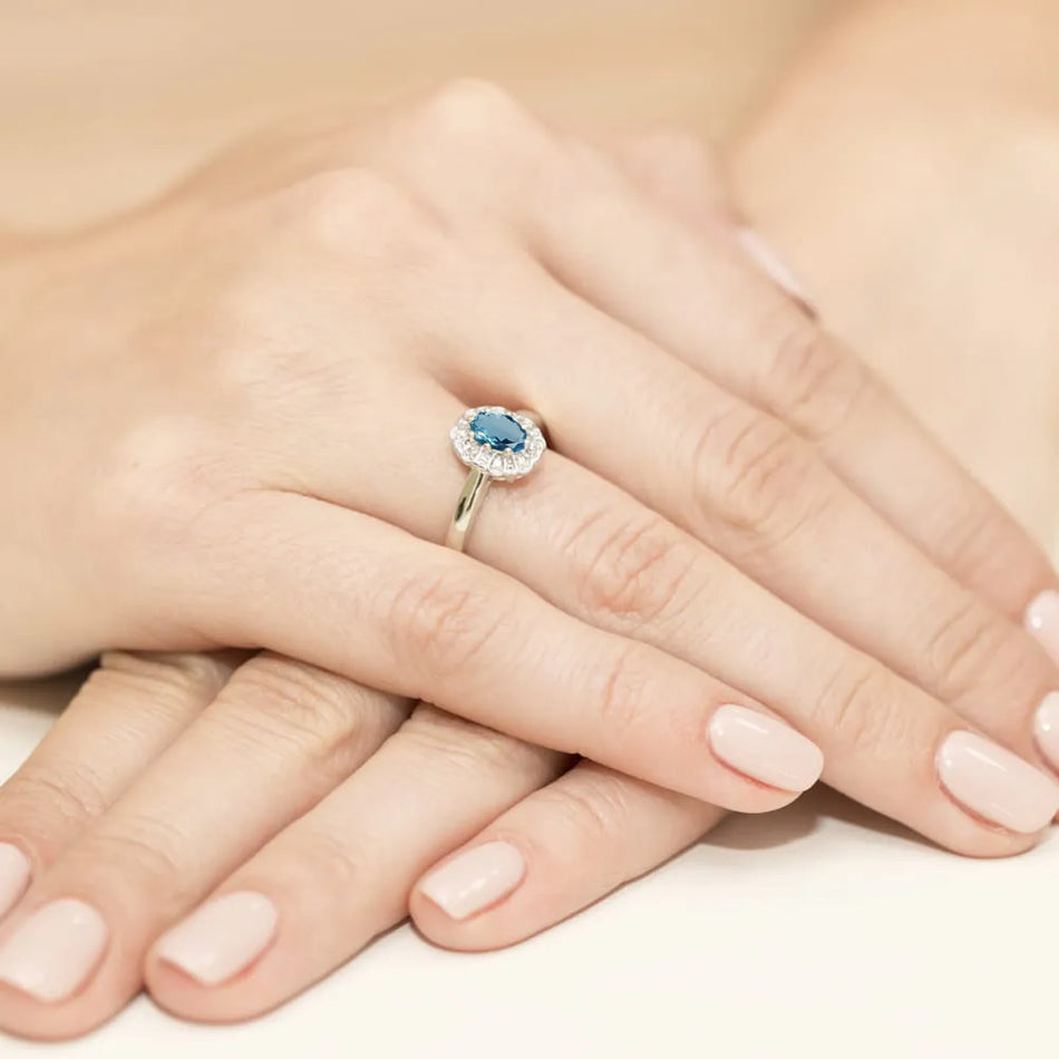 bague-en-or-avec-topaze-london-blue-de-0-50ct-et-diamants-de-0-069ct-w0304-tol-01