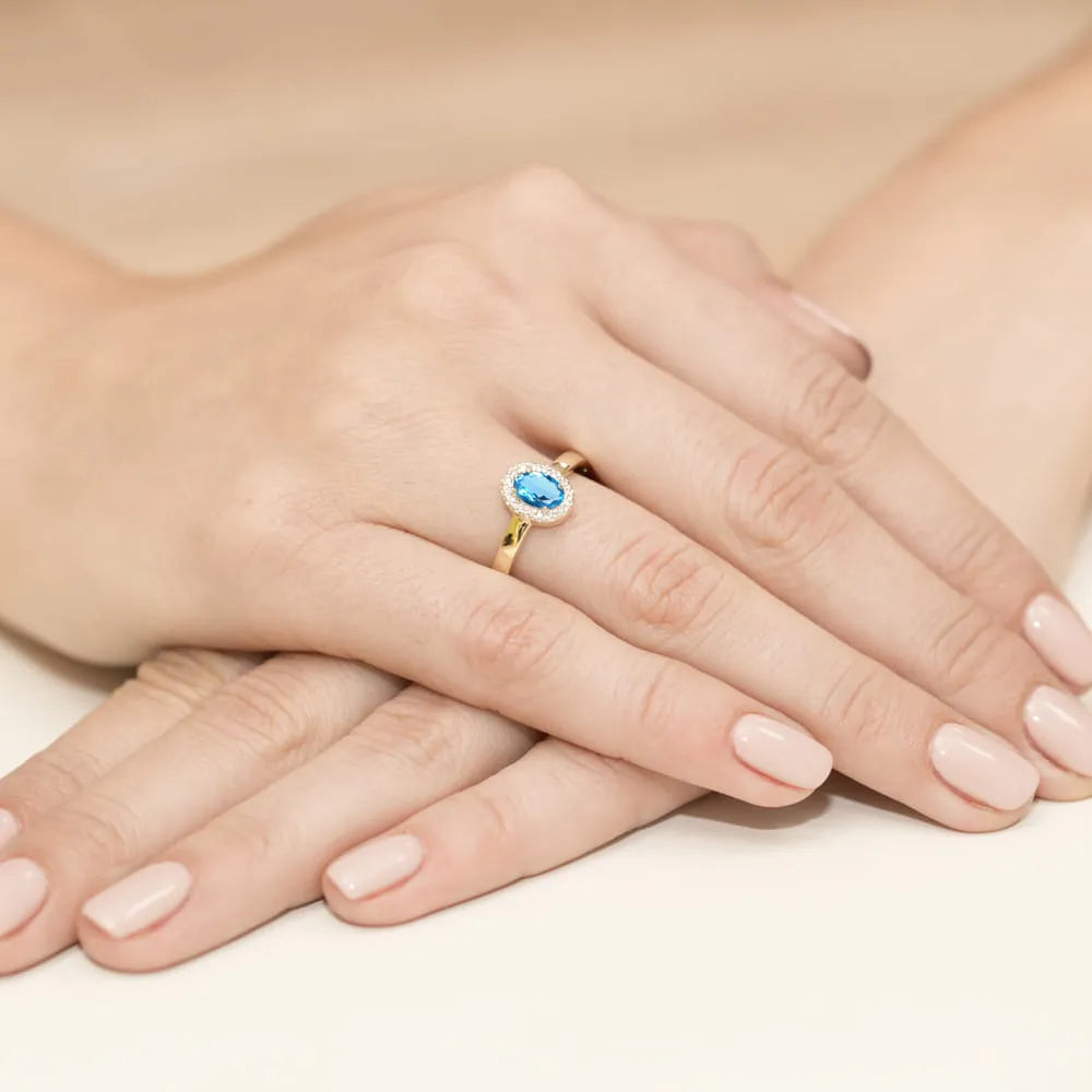 gold-ring-with-0-50ct-topaz-and-0-08ct-diamonds-w0330-tob-01