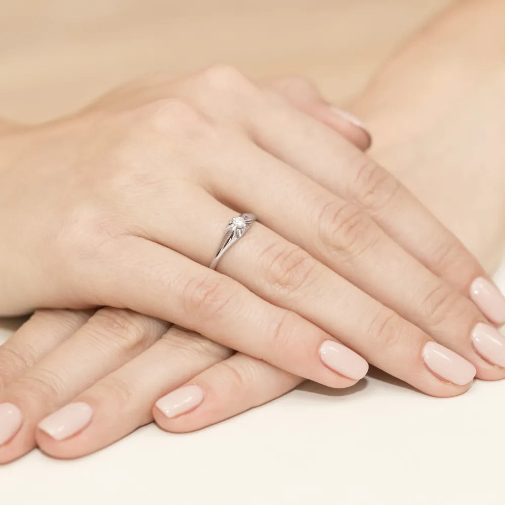 bague-en-or-avec-diamant-de-0-10ct-w0331-diw-01