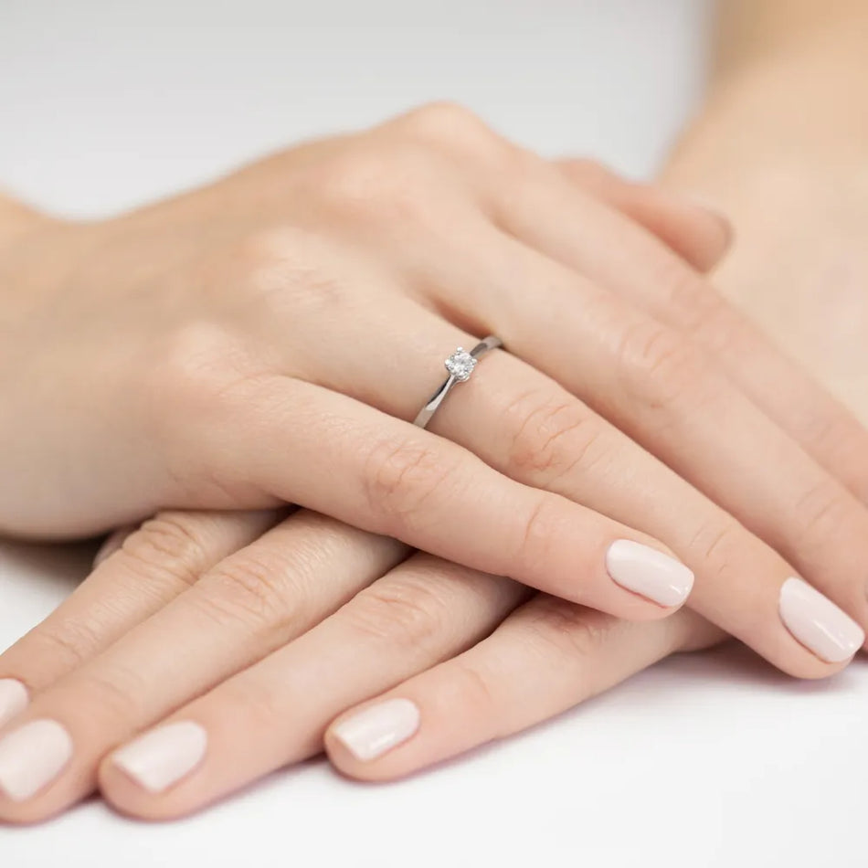 bague-en-or-avec-diamant-de-0-15ct-w0335-diw-01