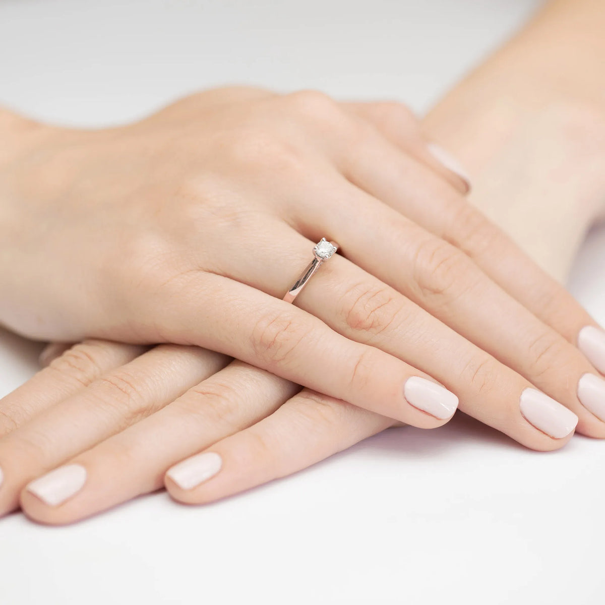 gold-ring-with-0-25ct-and-0-05ct-lab-diamonds-w0341-ldw-01