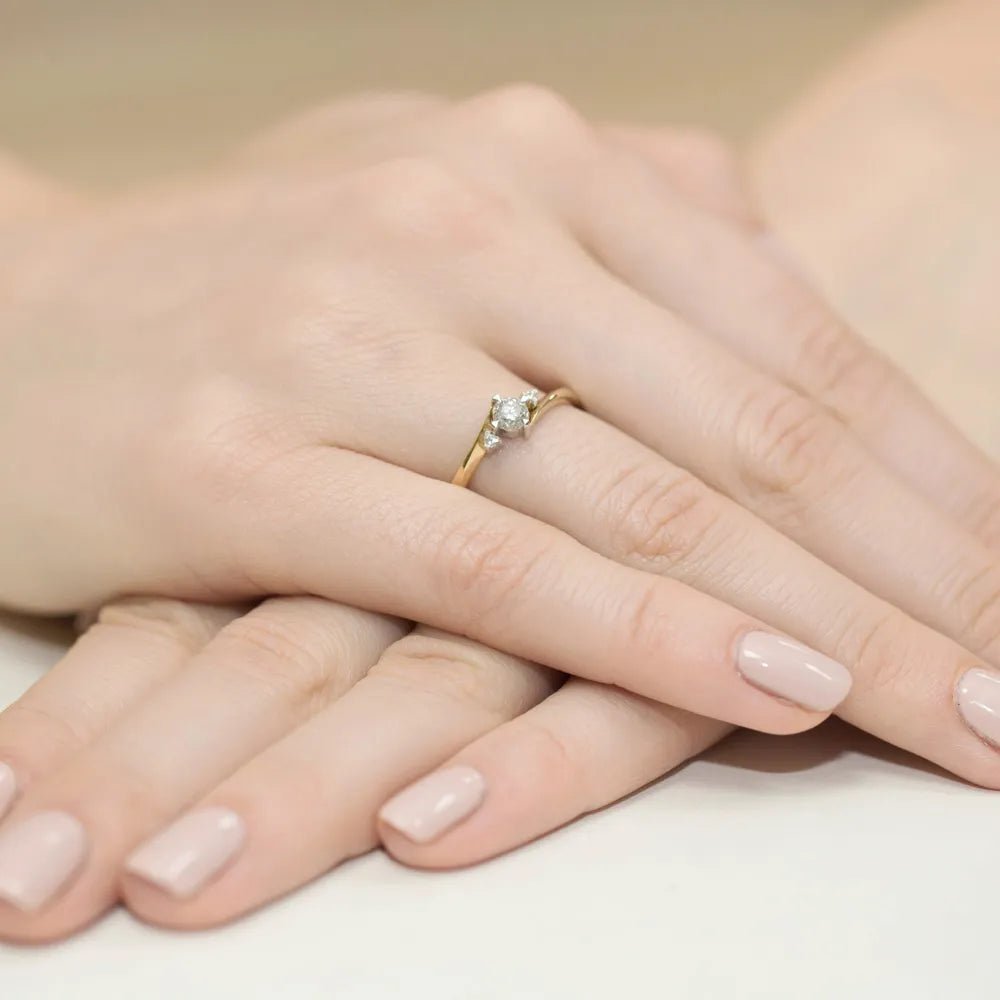 gold-ring-with-0-25ct-and-0-017ct-diamonds-w0346-diw-02