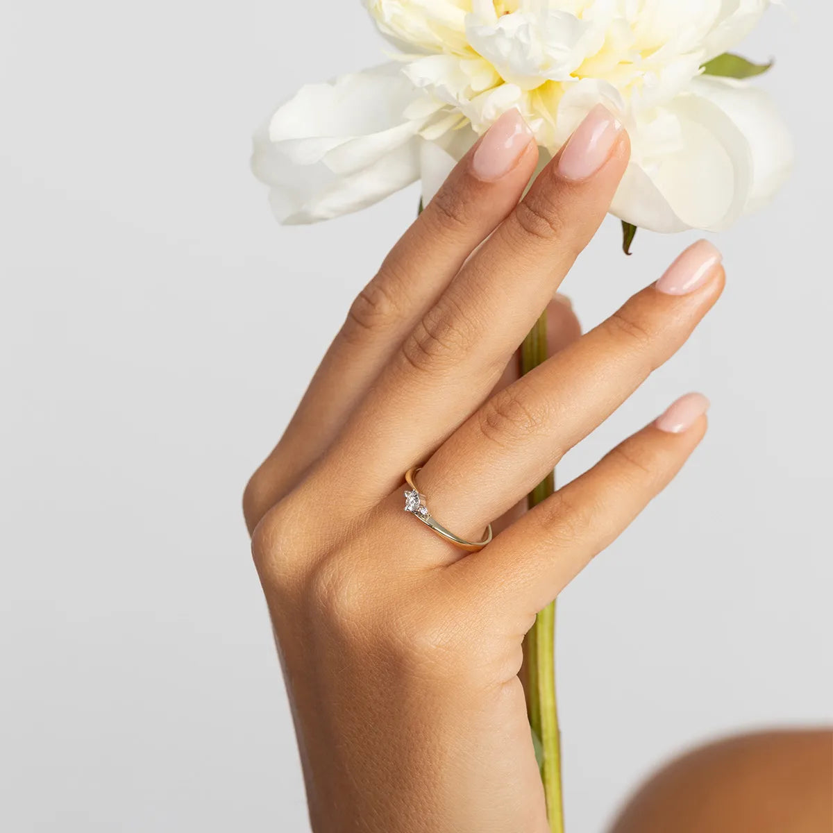 gold-ring-with-0-10ct-and-0-017ct-lab-diamonds-w0346-ldw-01