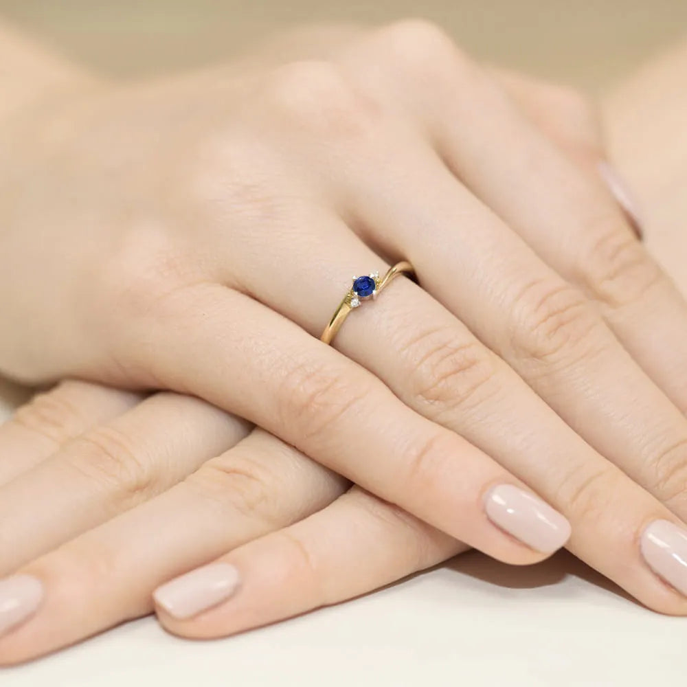 gold-ring-with-0-15ct-sapphire-and-0-017ct-diamonds-w0346-sab-01