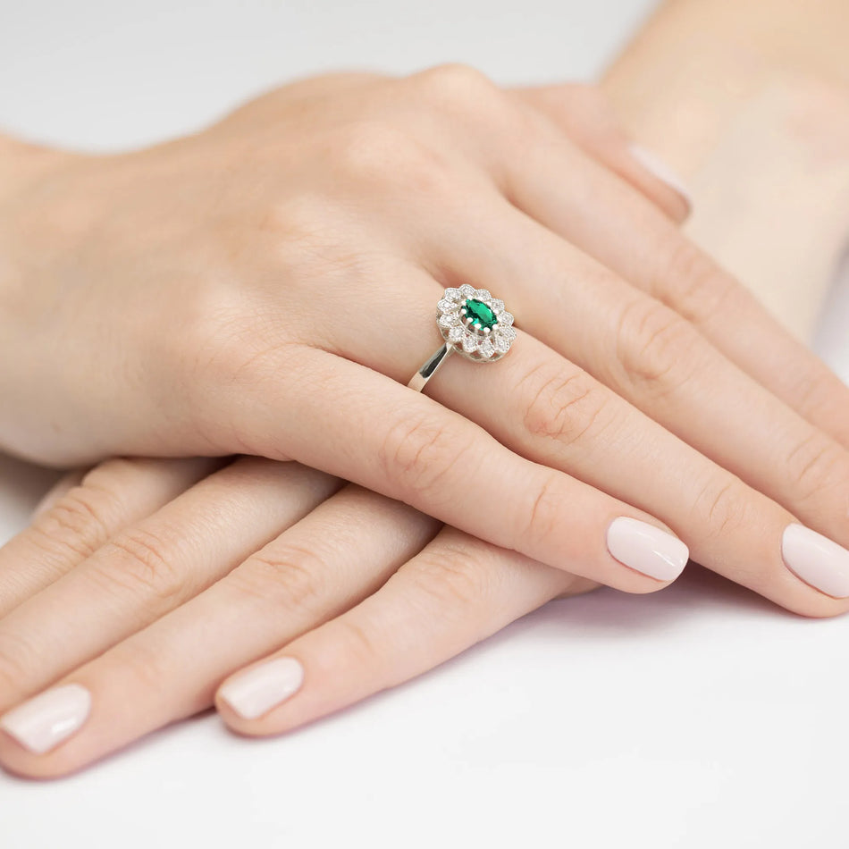 gold-ring-with-0-40ct-emerald-and-0-103ct-diamonds-w0354-emg-01