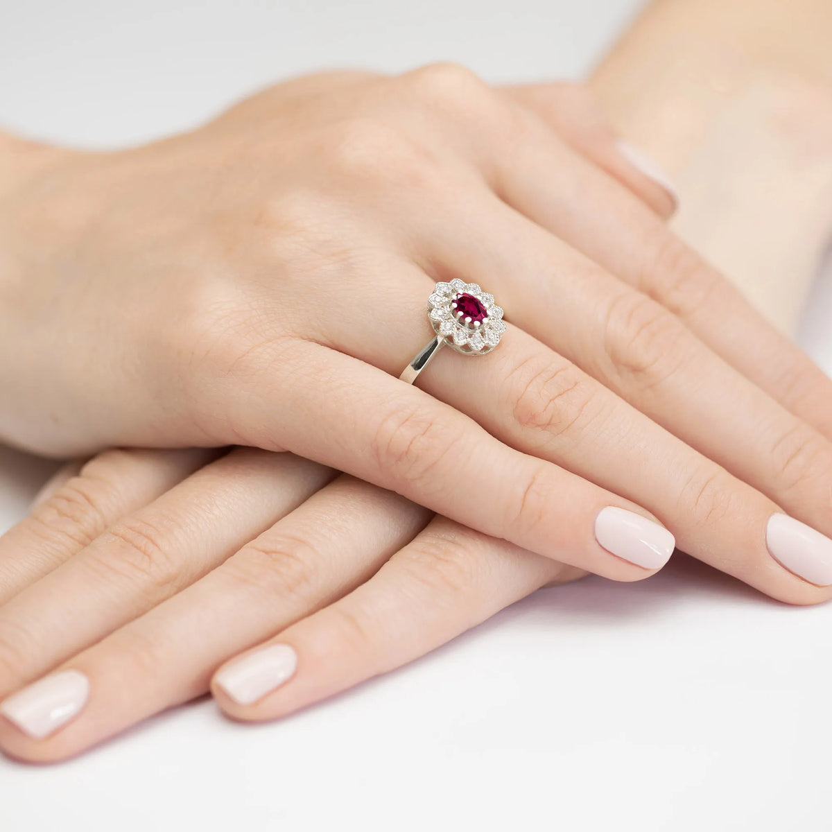 zlatý-prsteň-s-0-50ct-rhodolitom-a-0-103ct-diamantmi-w0354-rhr-01