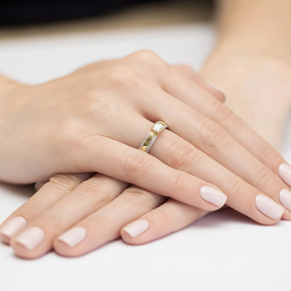 gold-ring-with-0-25ct-and-0-20ct-lab-diamonds-w0356-ldw-01