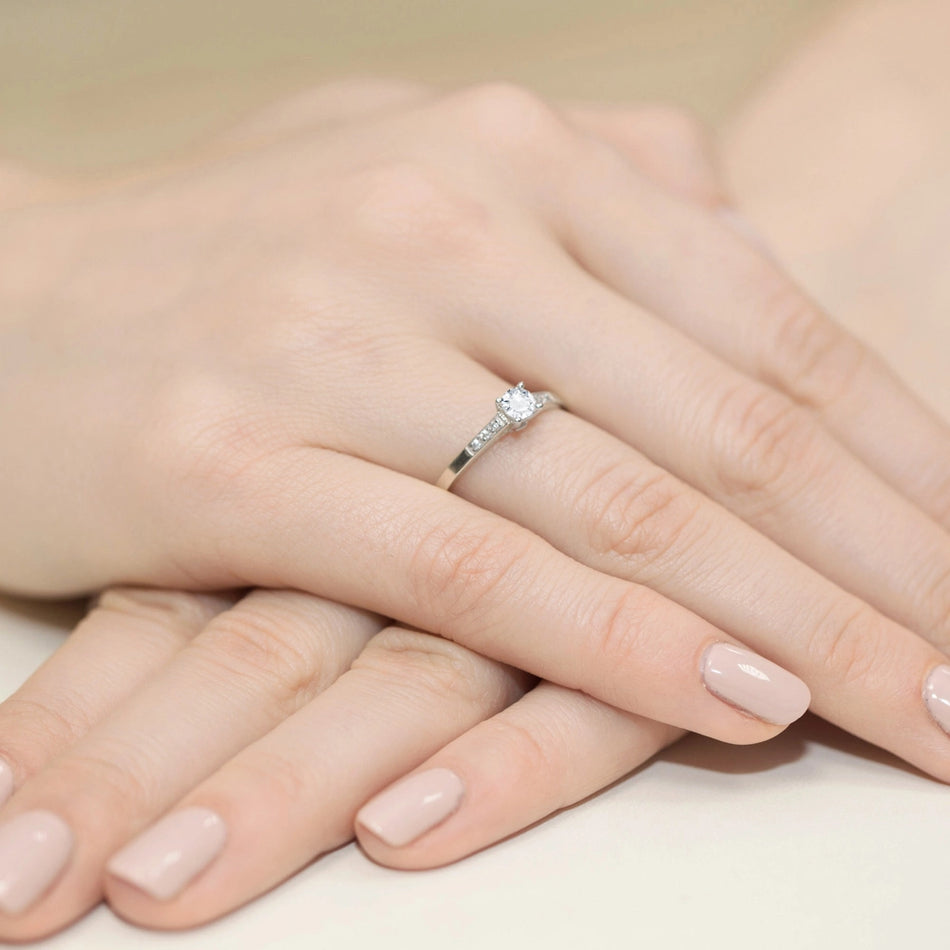 Bague en or blanc avec diamants de 0,15 ct et 0,06 ct