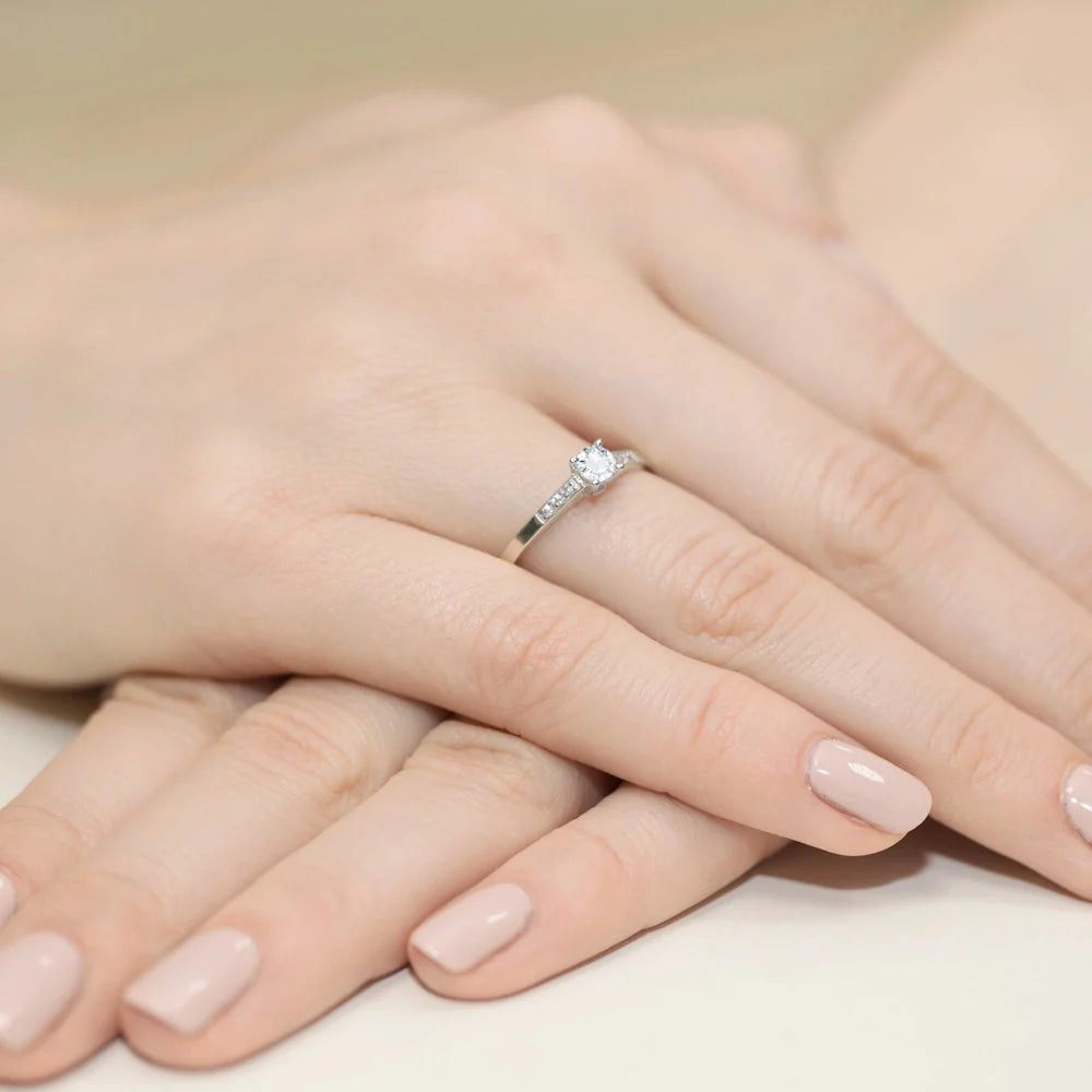 Lab-grown Diamond Engagement Ring in 585 White Gold