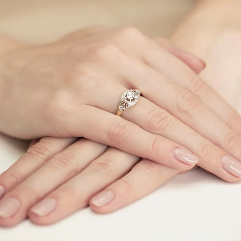 zlatý prsten s diamanty 0,10 ct a 0,087 ct w0413-diw-01