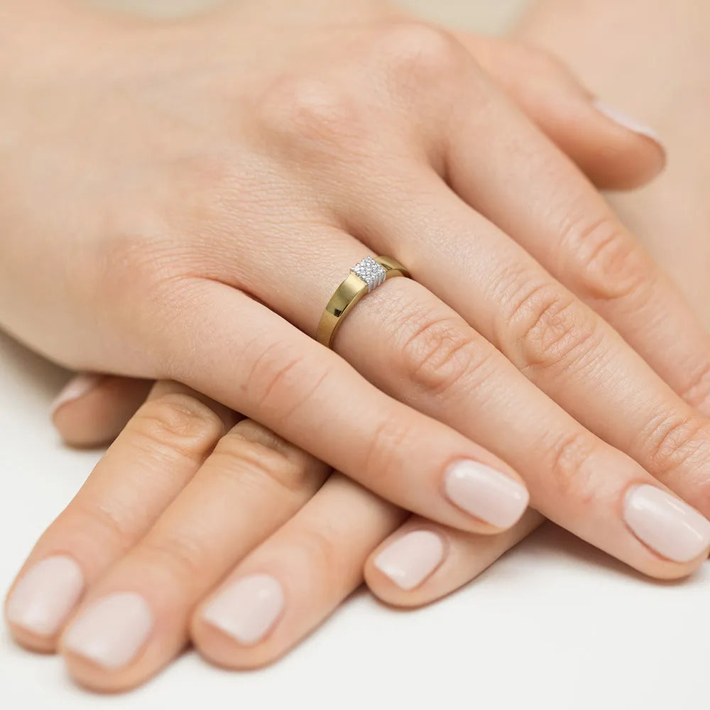 gold-ring-with-0-077ct-diamonds-w0417-diw-01