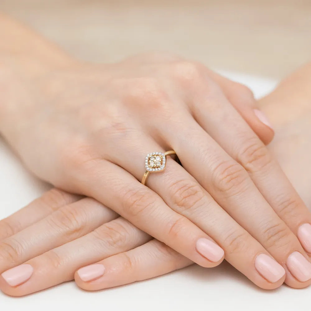 gold-ring-with-0-10ct-and-0-20ct-diamonds-w0441-xxx-01