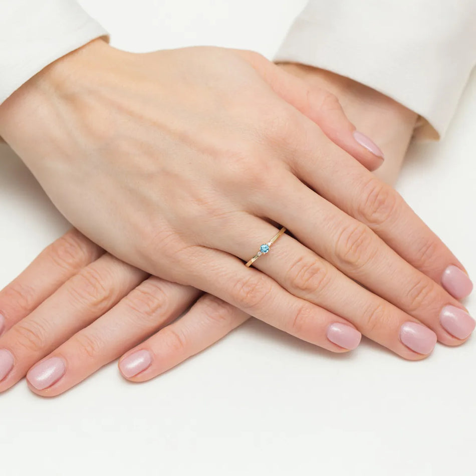 gold-ring-with-0-15ct-ruby-and-0-01ct-diamonds-w0464-tob-01