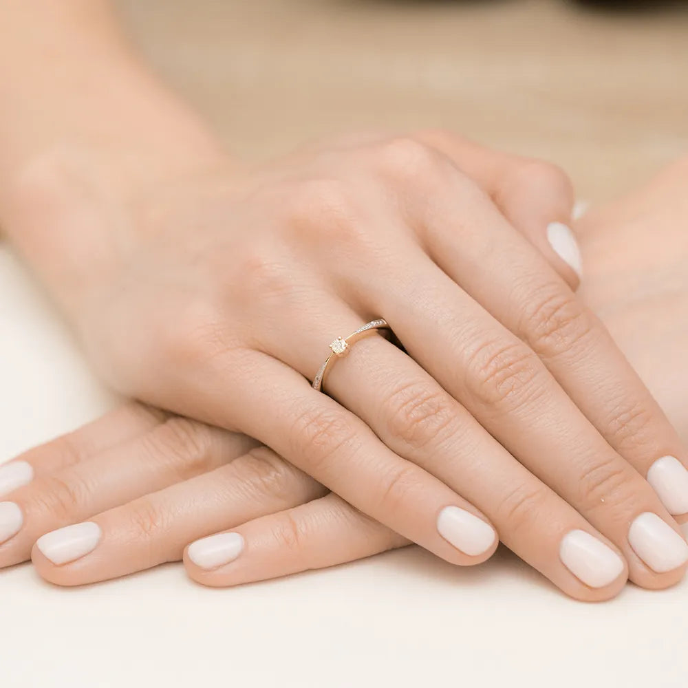 gold-ring-with-0-02ct-diamonds-w0465-diw-01