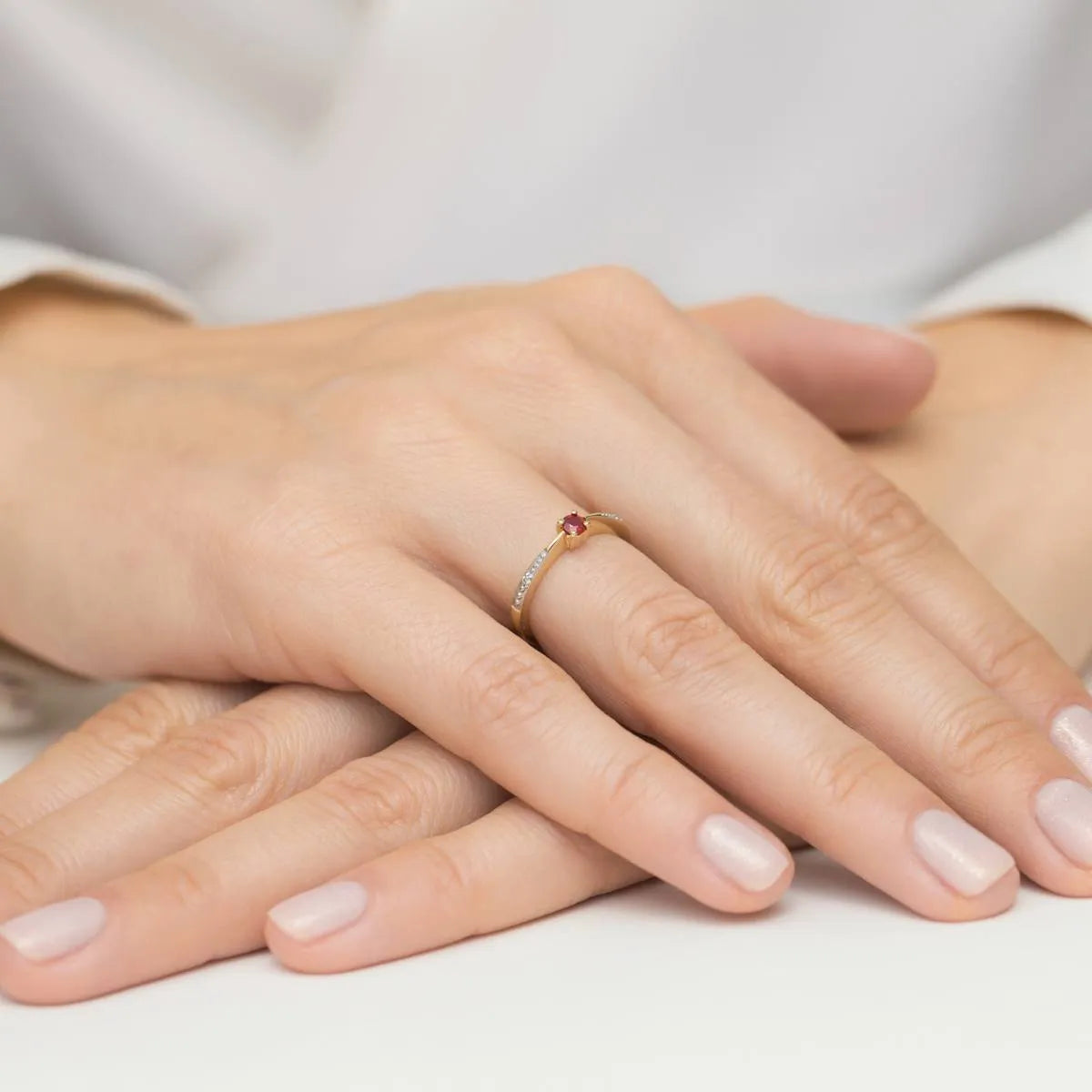 gold-ring-with-0-15ct-ruby-and-0-01ct-diamonds-w0465-rur-01