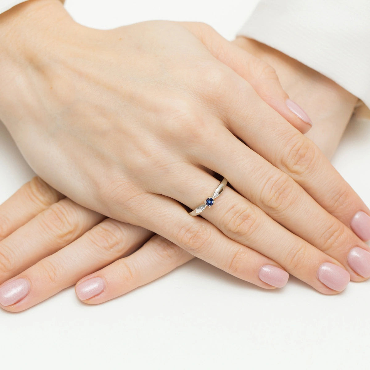 Bague en or avec saphir de 0,15 ct et diamants de 0,01 ct
