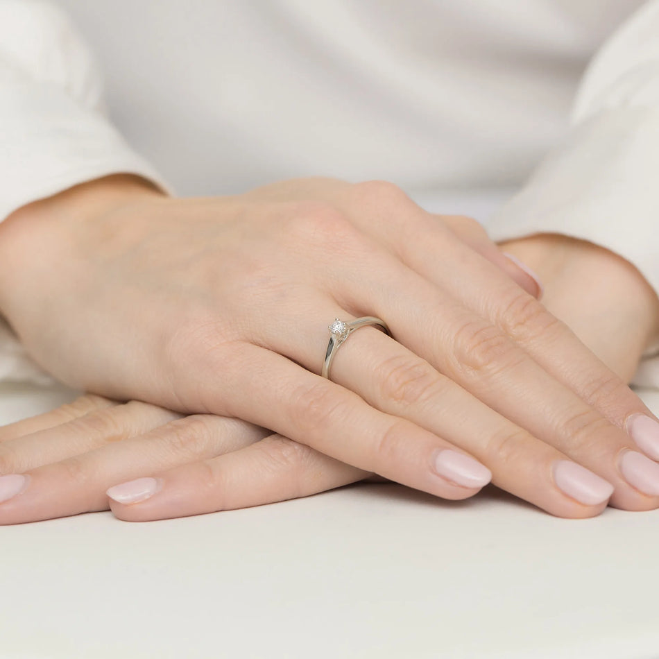 bague-en-or-avec-diamant-de-0-12ct-w0506-diw-01