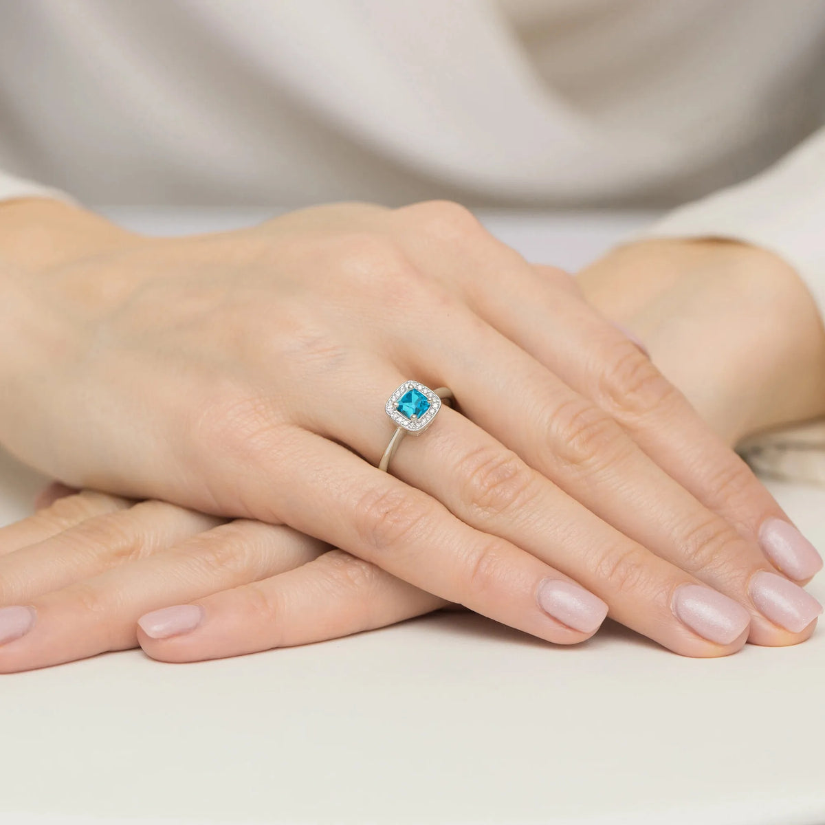 gold-ring-with-0-70ct-topaz-and-0-10ct-diamonds-w0514-tob-01