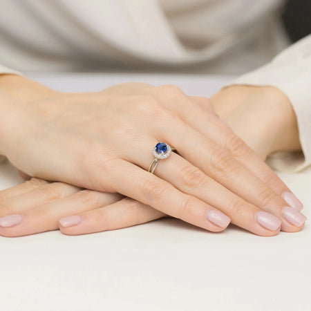 gold-ring-with-1-00ct-sapphire-and-0-08ct-diamonds-w0538-sab-01