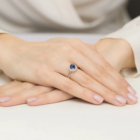 gold-ring-with-1-00ct-sapphire-and-0-08ct-diamonds-w0538-sab-01