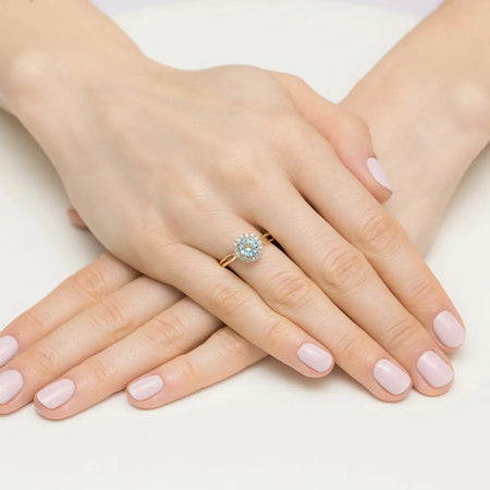 gold-ring-with-0-80ct-topaz-and-0-08ct-diamonds-w0538-tob-01