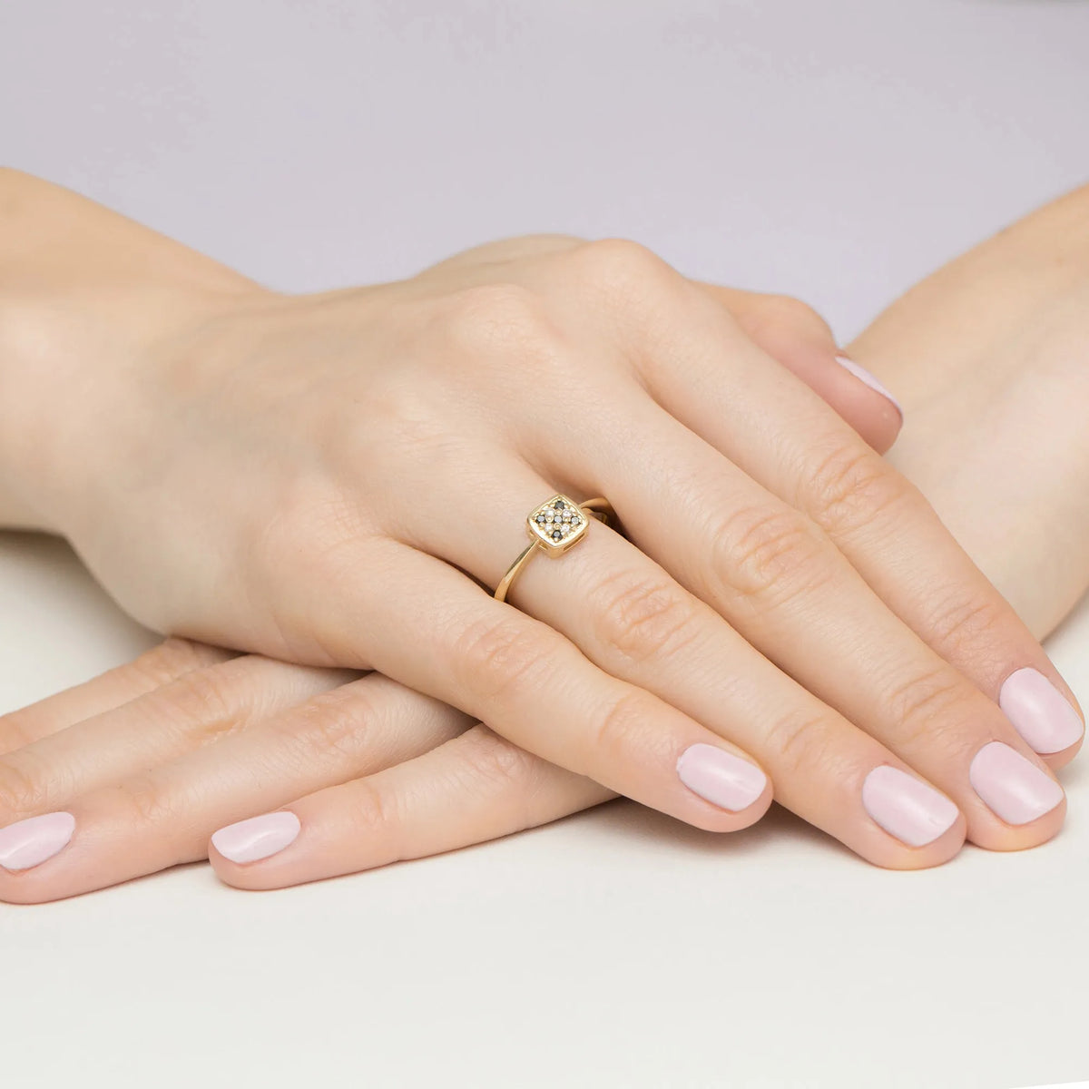 gold-ring-with-0-14ct-black-diamonds-w0555-dib-01