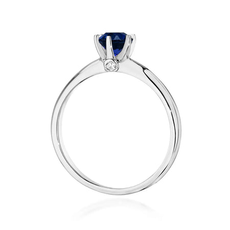 gold-ring-with-sapphire-and-diamonds
