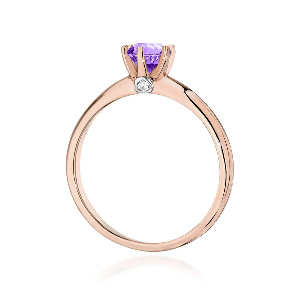 gold-ring-with-amethyst-and-diamonds