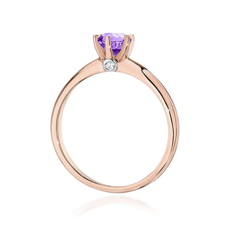 gold-ring-with-amethyst-and-diamonds