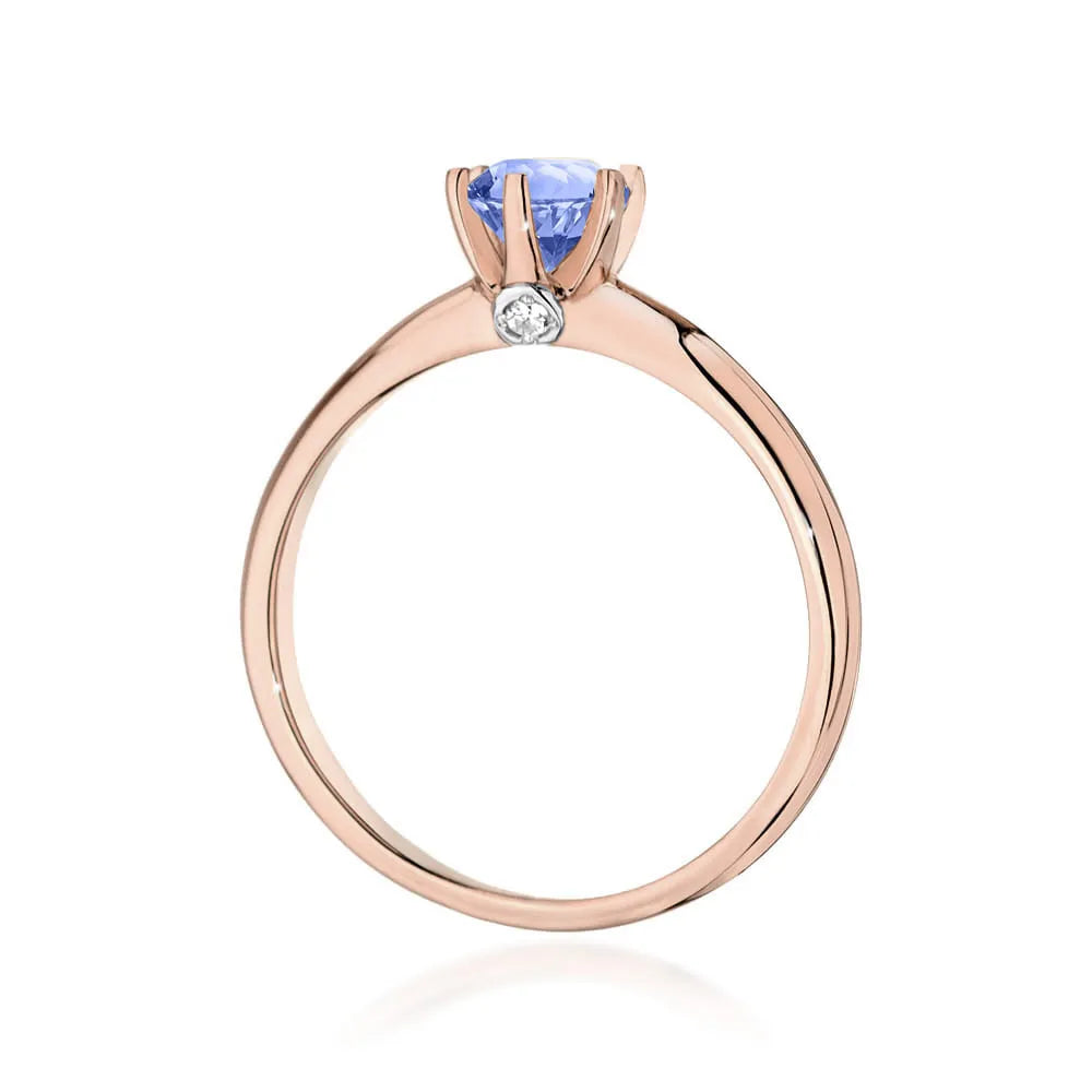 gold-ring-with-tanzanite-and-diamonds