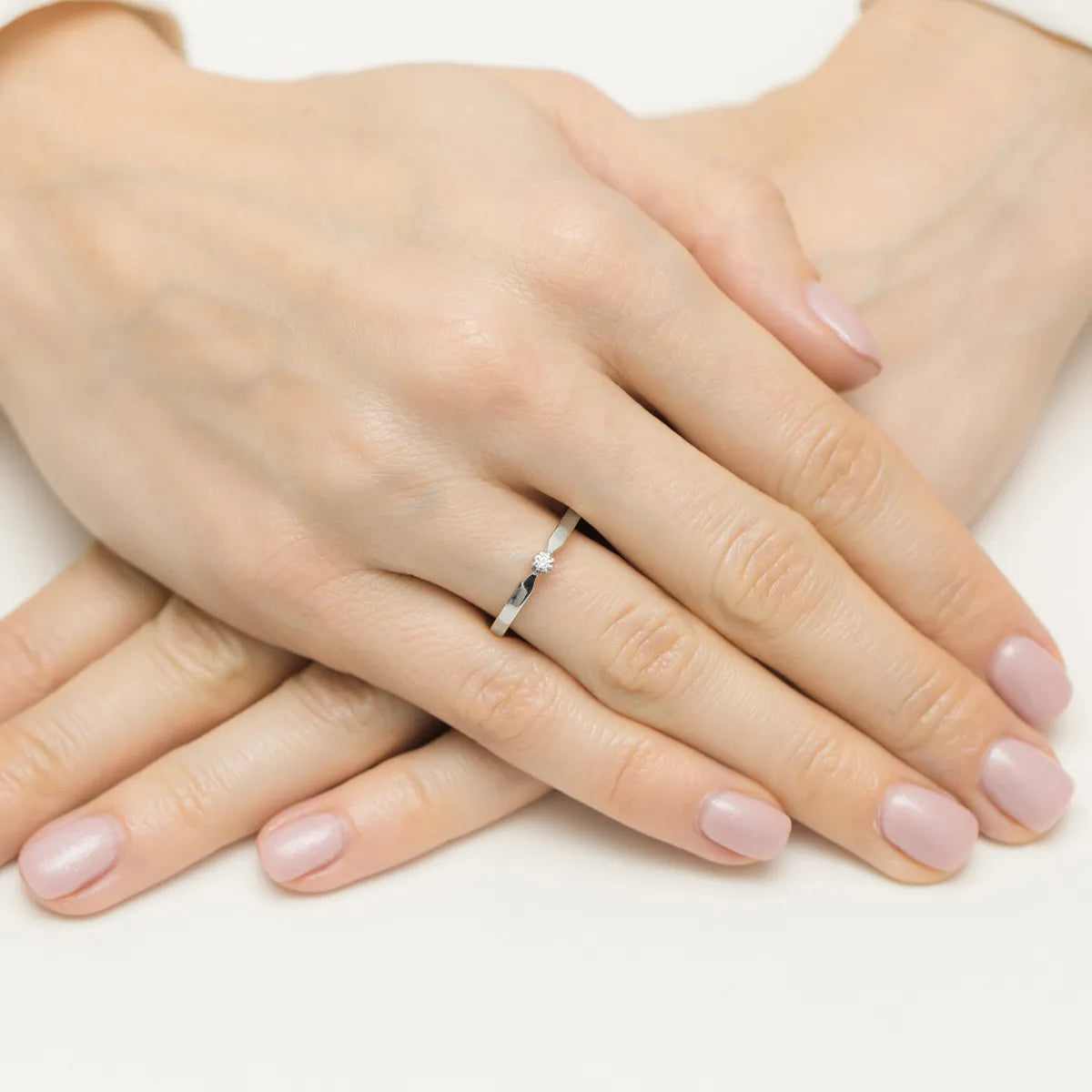 zlatý-prsten-s-diamantem-0-04ct-w0561-diw-01