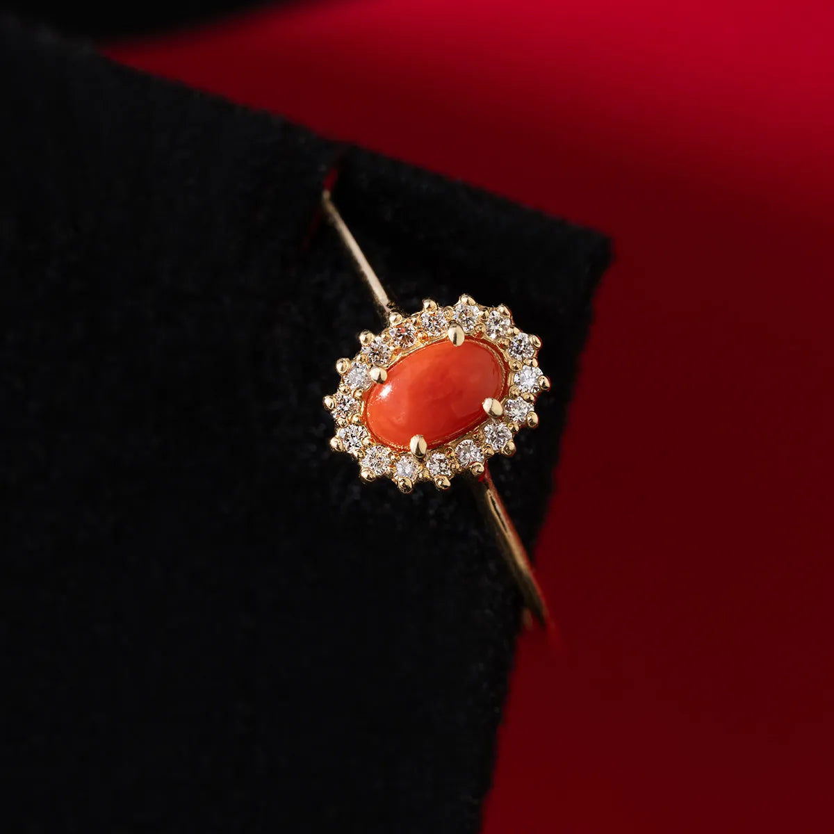 gold-ring-with-0-20ct-coral-and-0-08ct-sideline-diamonds-w0569-cor-01