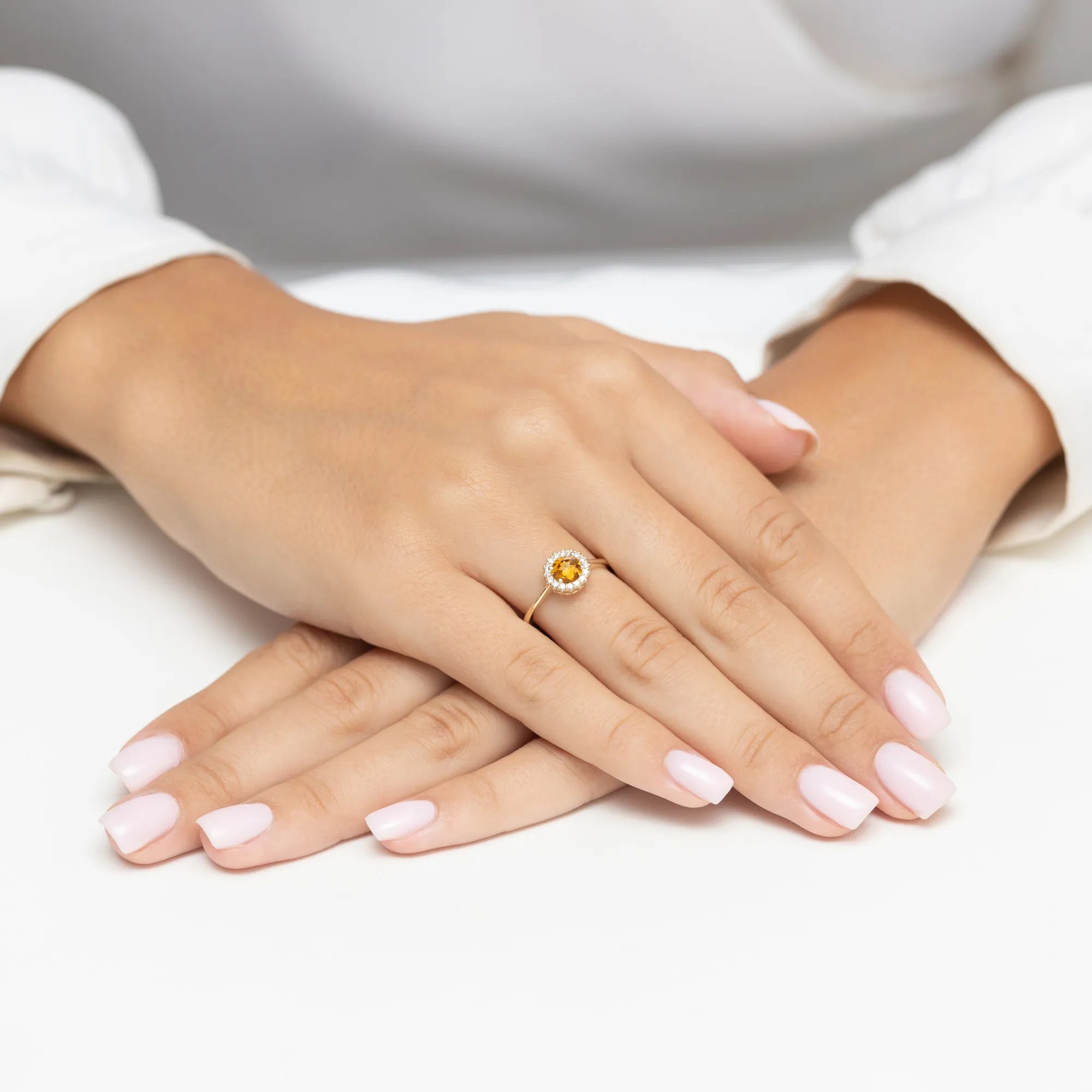 gold-ring-050ct-citrine-and-diamonds-flower